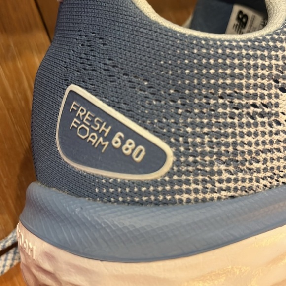New Balance Fresh Foam 680. Size 8.5 wide - Picture 6 of 7